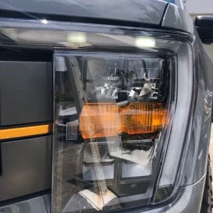 Driver side headlight vertical LED Dim.jpg