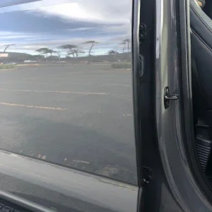 Gasket between front and rear door 2.jpg