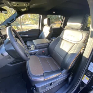Front seats.jpg