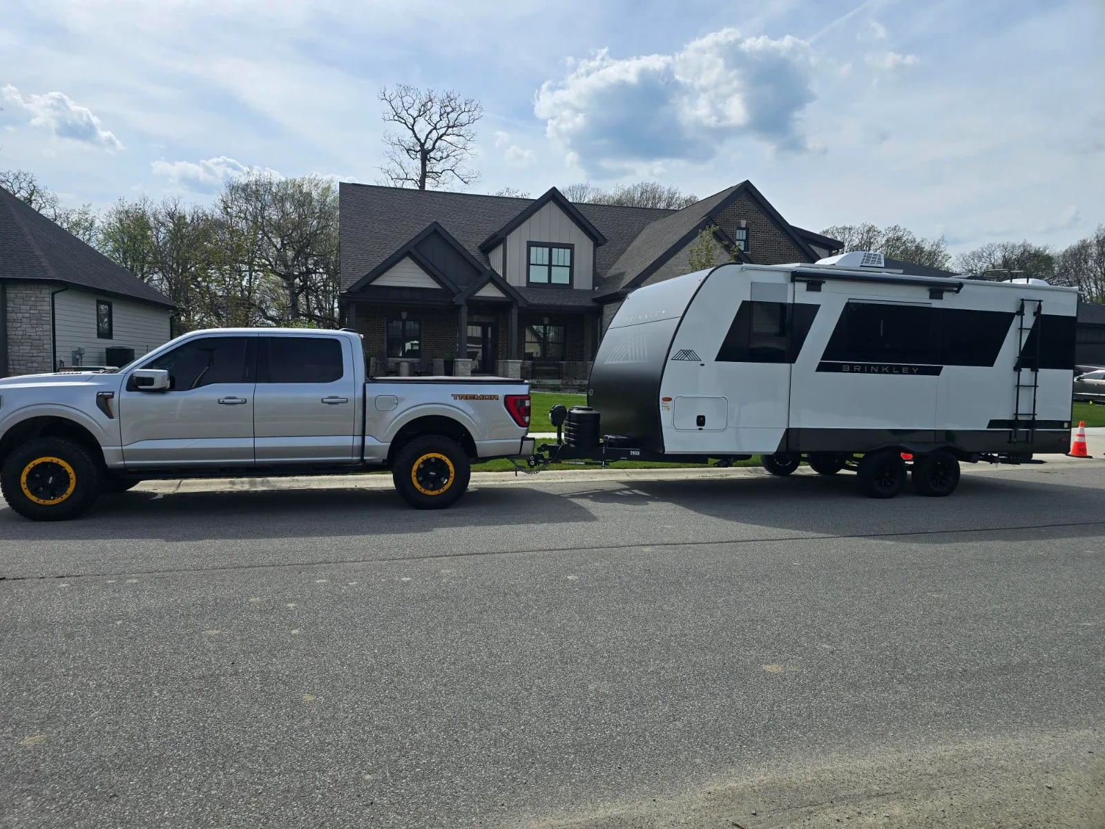 20260423_150058 tremor and brinkley.webp